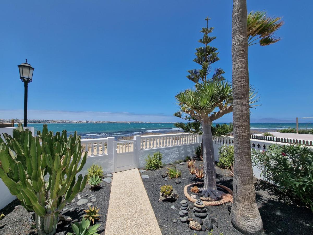 Villa La Maja Beachfront Corralejo Extérieur photo